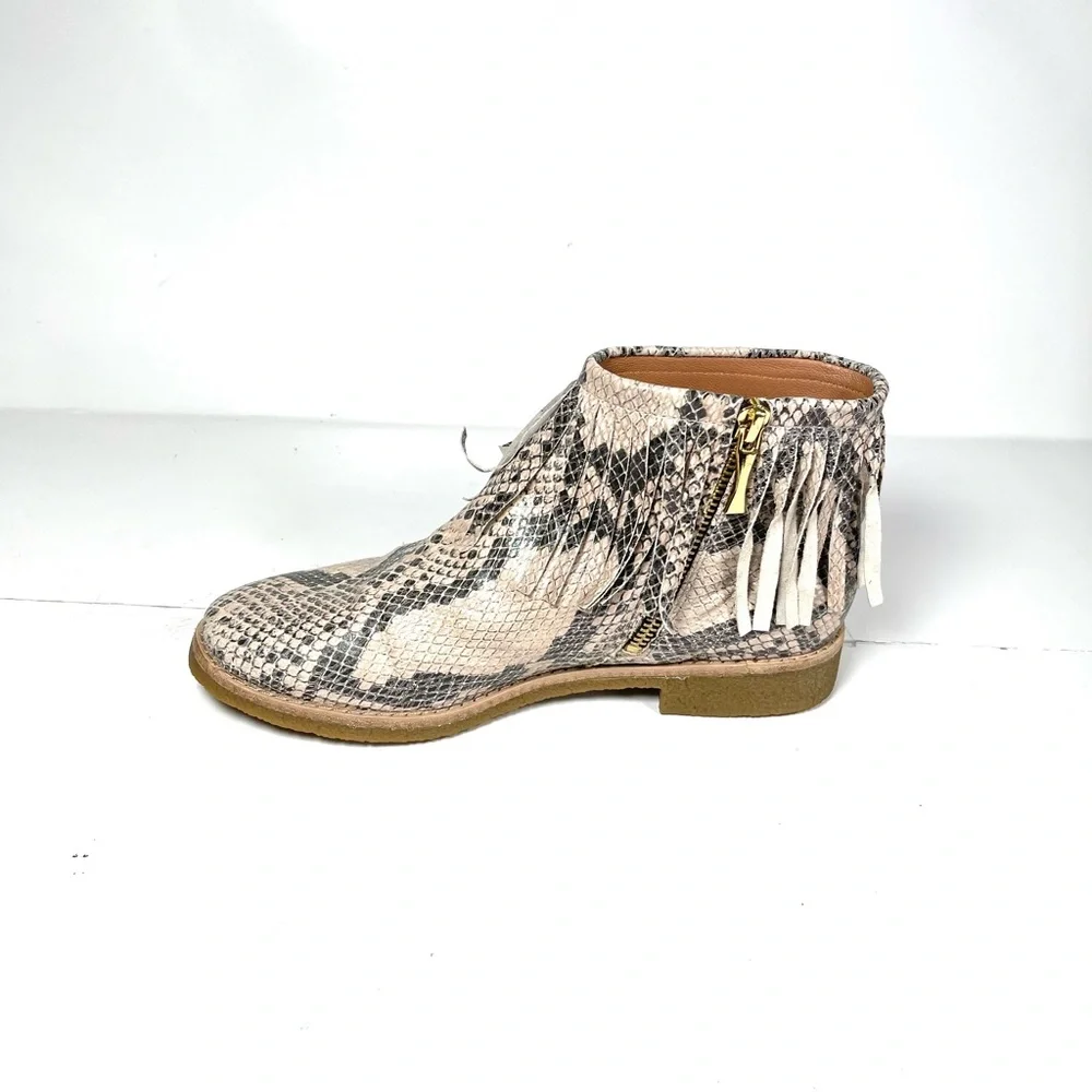 Kate‎ Spade Betsie Ankle Boots Womens 7M Too Fringed Snakeskin Embossed Leather